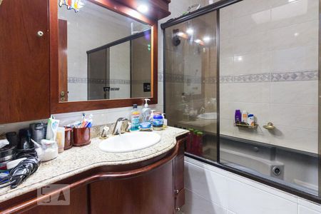 Casa à venda com 545m², 5 quartos e 6 vagasBanheiro Suite 3