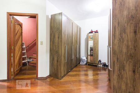 Casa à venda com 545m², 5 quartos e 6 vagasHall Suites