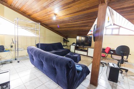 Casa à venda com 545m², 5 quartos e 6 vagasSótão