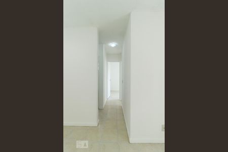 Corredor de apartamento para alugar com 2 quartos, 48m² em Anil, Rio de Janeiro