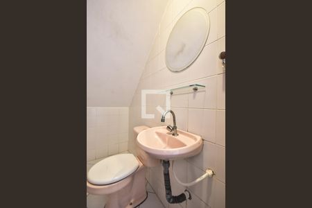 Lavabo de casa para alugar com 3 quartos, 240m² em Jardim Maria Rosa, Taboão da Serra