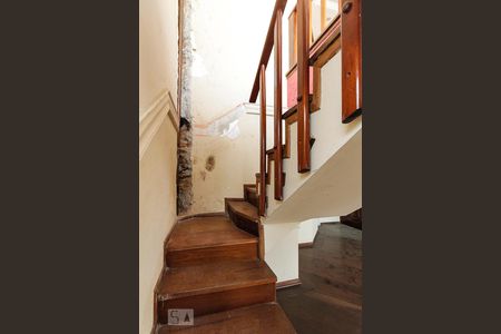 Apartamento para alugar com 335m², 4 quartos e 3 vagasEscada