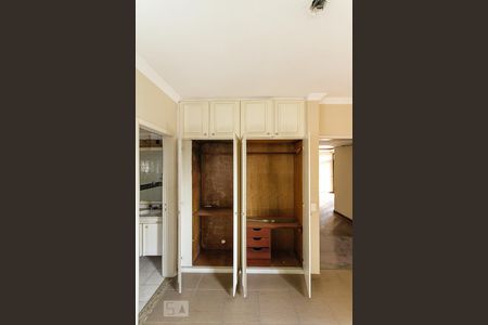 Apartamento para alugar com 335m², 4 quartos e 3 vagasSuite