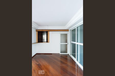 Sala de casa de condomínio à venda com 4 quartos, 433m² em Chácara Santo Antônio (zona Sul), São Paulo