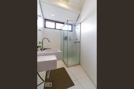 Apartamento para alugar com 210m², 3 quartos e 3 vagas Apartamento para alugar com 210m², 3 quartos e 3 vagasBanheiro da Suíte 2