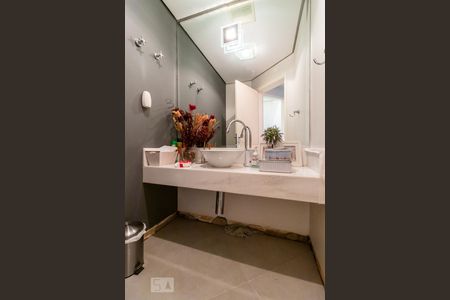 Apartamento para alugar com 210m², 3 quartos e 3 vagas Apartamento para alugar com 210m², 3 quartos e 3 vagasLavabo