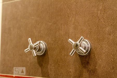 Apartamento à venda com 95m², 2 quartos e 1 vaga Apartamento à venda com 95m², 2 quartos e 1 vagaDetalhe Banheiro Social