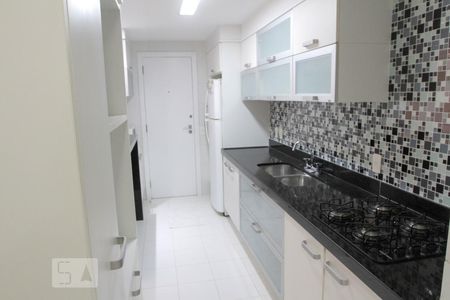 Apartamento à venda com 95m², 2 quartos e 1 vaga Apartamento à venda com 95m², 2 quartos e 1 vagaCozinha