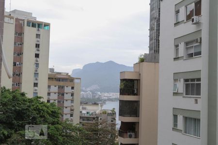 Apartamento à venda com 95m², 2 quartos e 1 vaga Apartamento à venda com 95m², 2 quartos e 1 vagaVista do Quarto Suíte