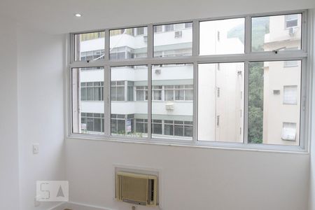 Apartamento à venda com 95m², 2 quartos e 1 vaga Apartamento à venda com 95m², 2 quartos e 1 vagaQuarto Suíte