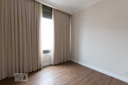 Casa de condomínio à venda com 300m², 4 quartos e 6 vagasQuarto 1