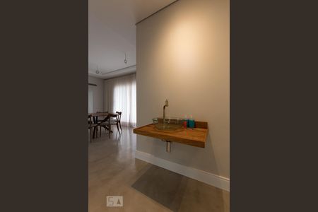 Casa de condomínio à venda com 300m², 4 quartos e 6 vagasEntrada