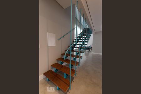 Casa de condomínio à venda com 300m², 4 quartos e 6 vagasEscadas