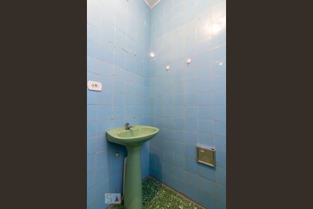 Banheiro de casa para alugar com 1 quarto, 50m² em Burgo Paulista, São Paulo