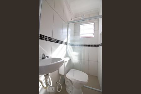 Banheiro de kitnet/studio para alugar com 1 quarto, 28m² em Rudge Ramos, São Bernardo do Campo