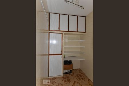 Apartamento à venda com 140m², 2 quartos e 1 vaga Apartamento à venda com 140m², 2 quartos e 1 vagaQuarto de Serviço