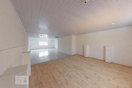 Casa à venda com 300m², 6 quartos e 2 vagas Casa à venda com 300m², 6 quartos e 2 vagasSótão