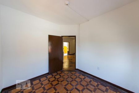 Casa à venda com 300m², 6 quartos e 2 vagas Casa à venda com 300m², 6 quartos e 2 vagasQuarto 5