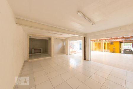 Casa à venda com 300m², 6 quartos e 2 vagas Casa à venda com 300m², 6 quartos e 2 vagasSalão de Festas