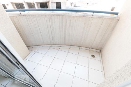 Varanda  de apartamento para alugar com 2 quartos, 55m² em Liberdade, São Paulo