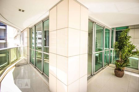 Varanda Sala  de apartamento para alugar com 4 quartos, 236m² em Santo Agostinho, Belo Horizonte