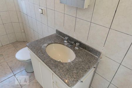 Banheiro (Pia) de casa para alugar com 2 quartos, 100m² em Vila Santo Estéfano, São Paulo