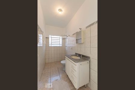 Banheiro de casa para alugar com 2 quartos, 100m² em Vila Santo Estéfano, São Paulo