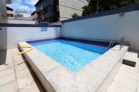 Apartamento para alugar com 140m², 4 quartos e 2 vagasÁrea comum - Piscina