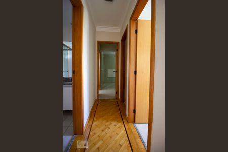 Corredor de apartamento à venda com 3 quartos, 75m² em Vila Andrade, São Paulo