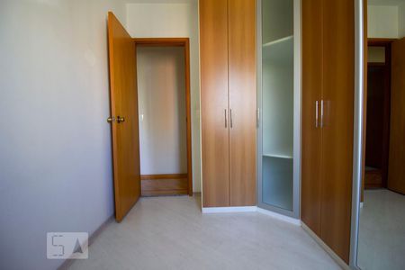 Apartamento à venda com 75m², 3 quartos e 2 vagasQuarto 2
