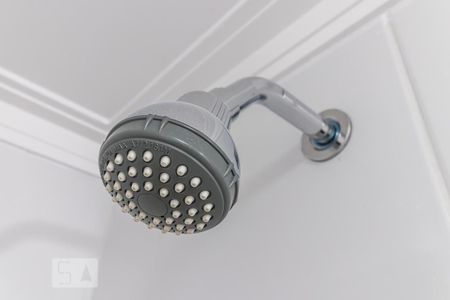 Detalhe do Banheiro do Corredor de apartamento para alugar com 2 quartos, 64m² em Jardim Tupanci, Barueri