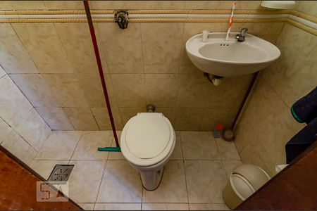 Casa à venda com 458m², 8 quartos e 4 vagasBanheiro de Serviço