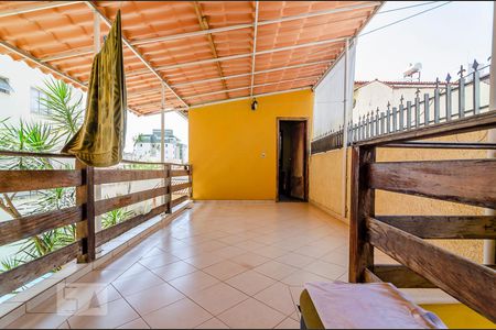 Casa à venda com 458m², 8 quartos e 4 vagasVaranda de Trás