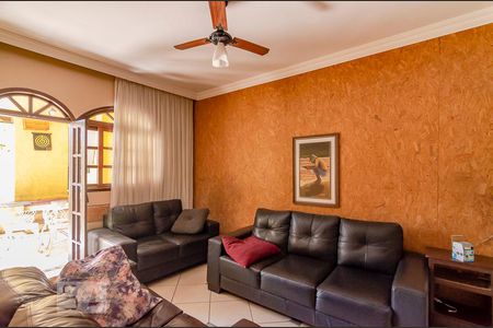 Casa à venda com 458m², 8 quartos e 4 vagasSala 2