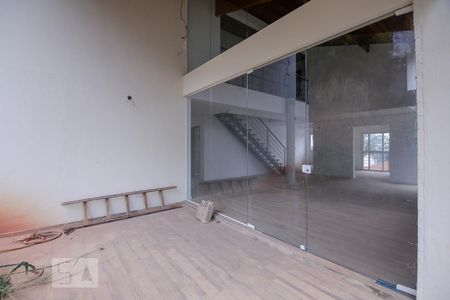Casa à venda com 320m², 4 quartos e 4 vagas Casa à venda com 320m², 4 quartos e 4 vagasQuintal