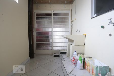 Casa à venda com 100m², 2 quartos e 1 vagaÁrea de Serviço