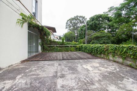 Varanda de casa à venda com 3 quartos, 262m² em Vila Inah, São Paulo