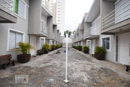 Casa de condomínio à venda com 174m², 3 quartos e 2 vagas Casa de condomínio à venda com 174m², 3 quartos e 2 vagasEntrada