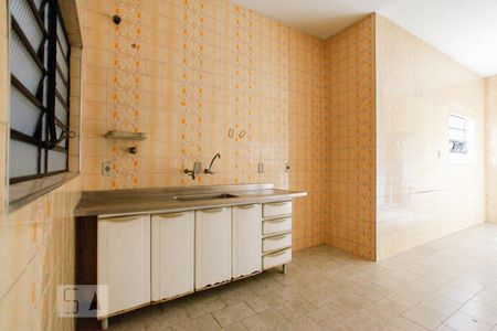 Casa à venda com 300m², 3 quartos e 4 vagas Casa à venda com 300m², 3 quartos e 4 vagasCozinha