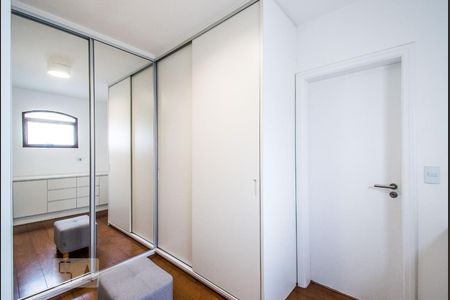 Apartamento à venda com 248m², 3 quartos e 3 vagasCloset da Suíte 3