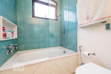 Apartamento à venda com 248m², 3 quartos e 3 vagasBanheiro da Suíte 2