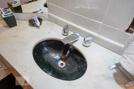 Apartamento à venda com 255m², 4 quartos e 3 vagasDetalhe banheiro suíte