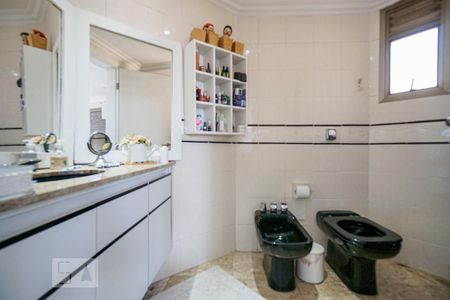 Apartamento à venda com 255m², 4 quartos e 3 vagasBanheiro suíte