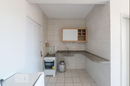 Cozinha de kitnet/studio para alugar com 1 quarto, 23m² em Barreiros, São José