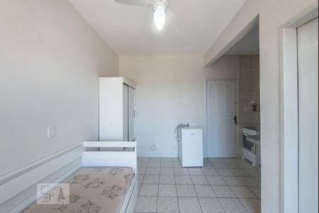 Sala e Quarto de kitnet/studio para alugar com 1 quarto, 23m² em Barreiros, São José