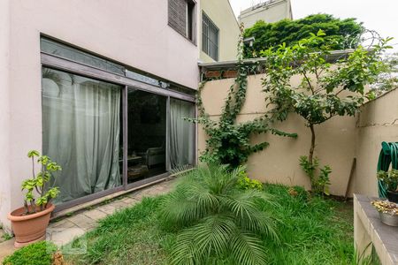 Casa à venda com 150m², 3 quartos e 4 vagas Casa à venda com 150m², 3 quartos e 4 vagasJardim