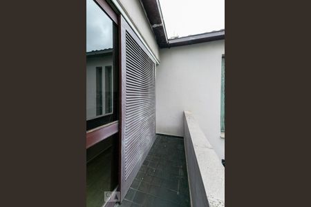 Casa à venda com 150m², 3 quartos e 4 vagas Casa à venda com 150m², 3 quartos e 4 vagasVaranda