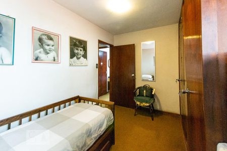 Casa à venda com 150m², 3 quartos e 4 vagas Casa à venda com 150m², 3 quartos e 4 vagasQuarto 3