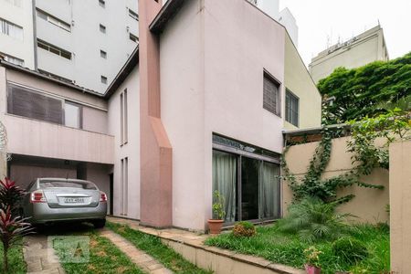 Casa à venda com 150m², 3 quartos e 4 vagas Casa à venda com 150m², 3 quartos e 4 vagasGaragem