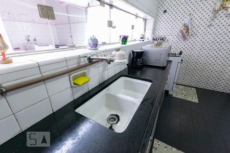 Casa à venda com 150m², 3 quartos e 4 vagas Casa à venda com 150m², 3 quartos e 4 vagasCozinha - Torneira